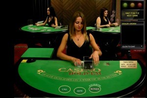 Hold'em poker against live dealers
